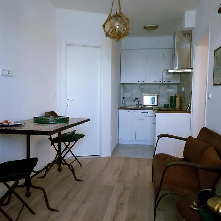 Seaview Apartment Tribunj  Bagian luar foto