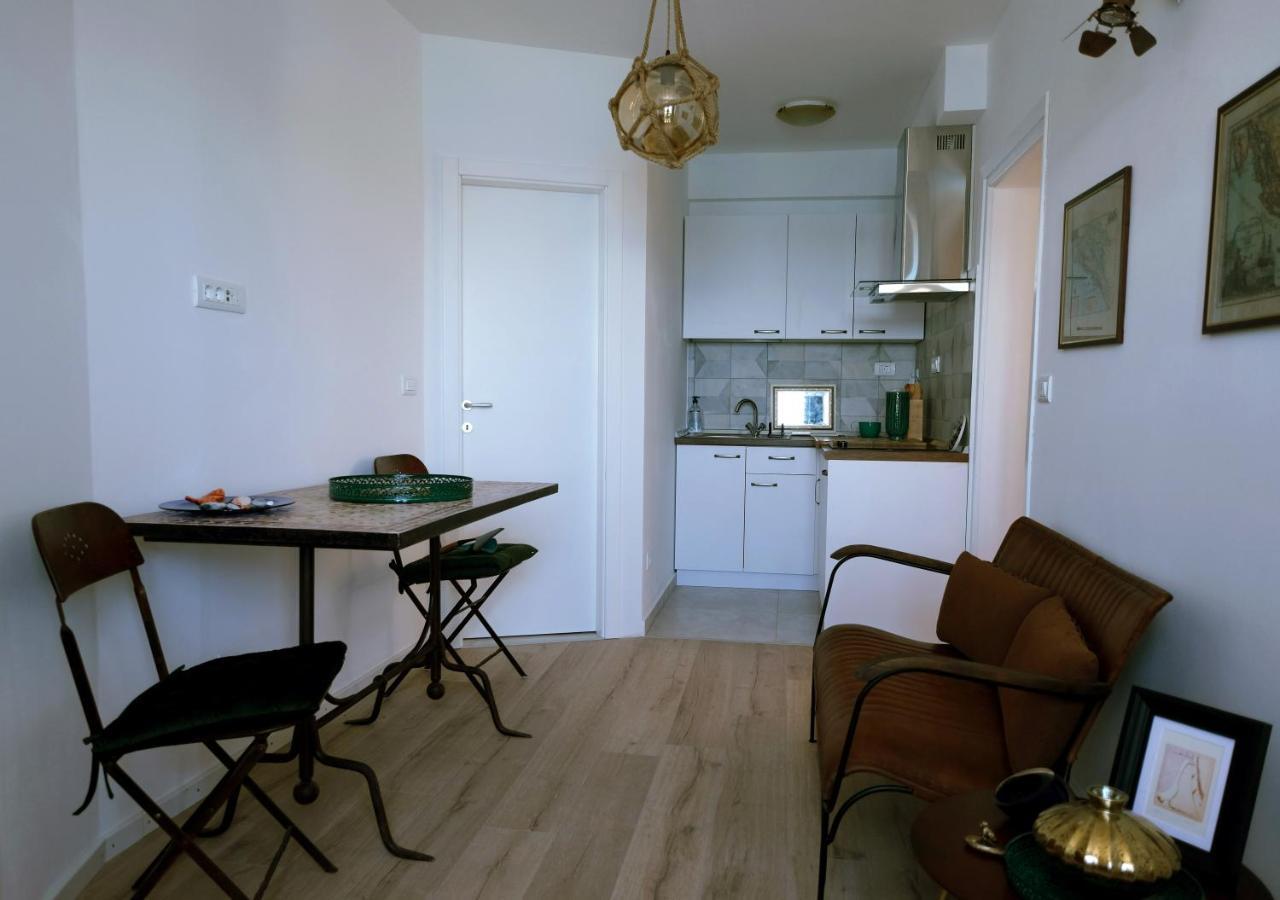 Seaview Apartment Tribunj  Bagian luar foto